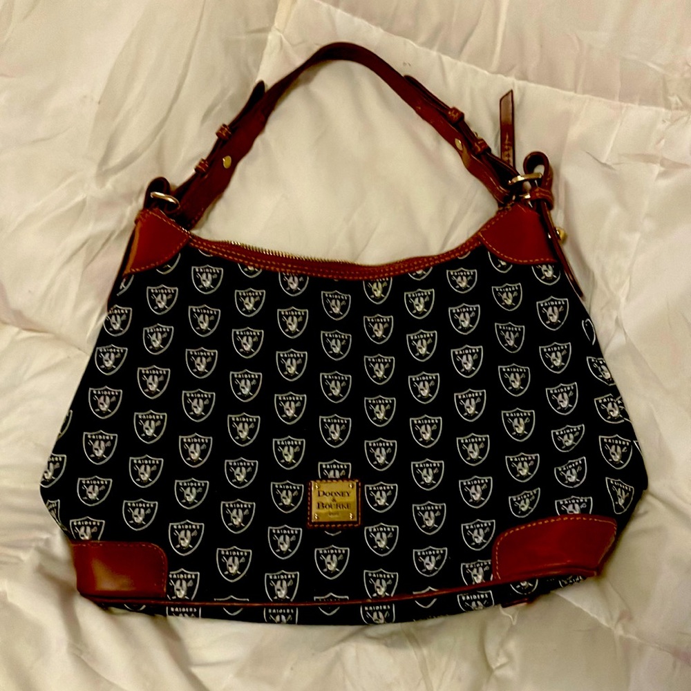 Dooney & Bourke purse, large. RAIDER’S (NFL) COLLECTOR’S ITEM. Special edition.
